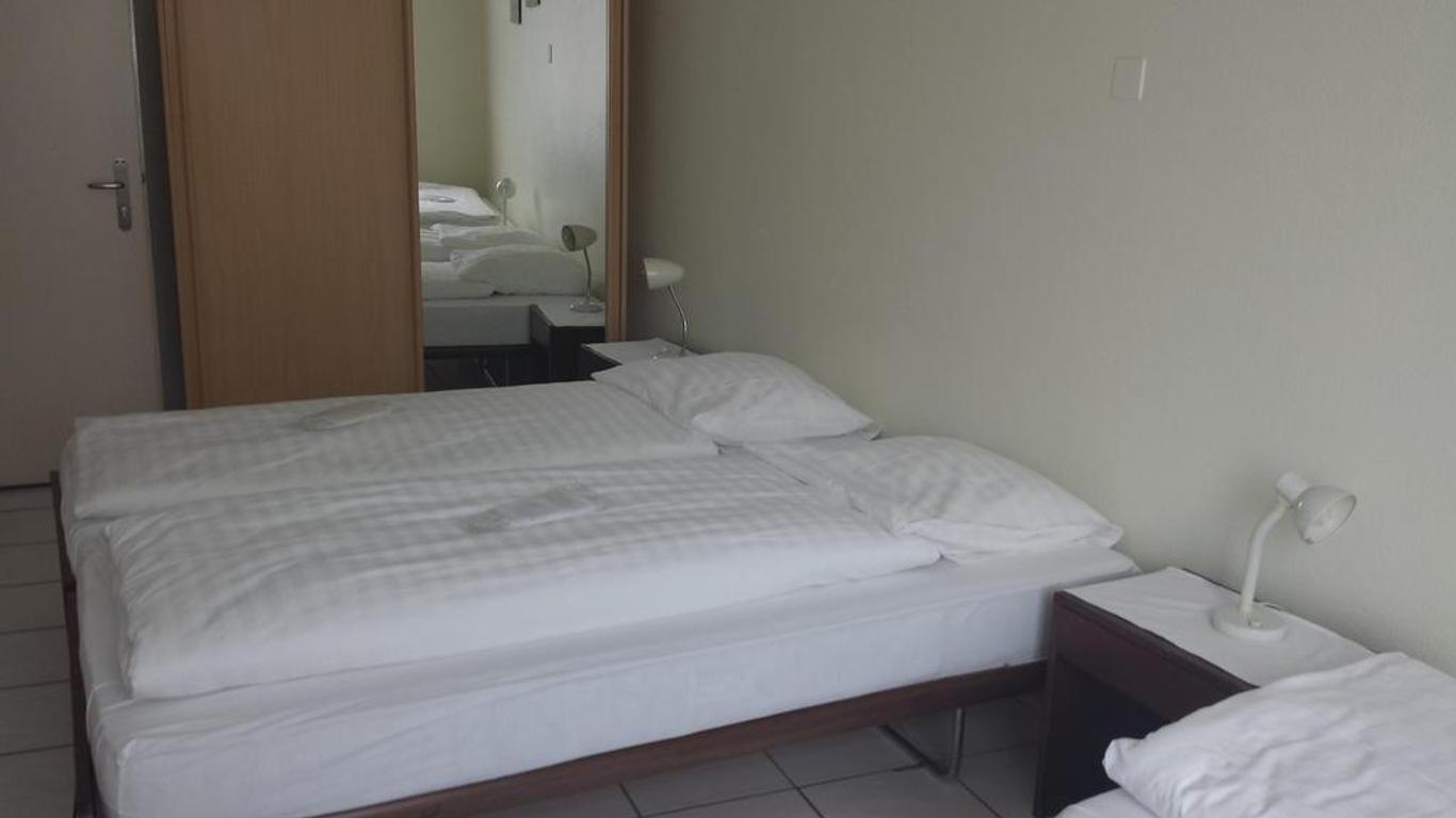 Stadthof Budget Hotel Basel City Center
